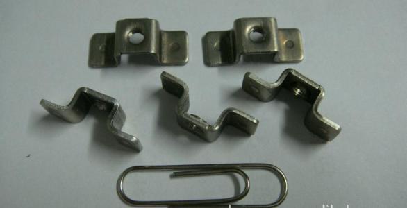 冲压件加工中冲压模具有哪些分类？